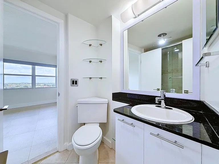 3250 NE 28th St #809 — Photo 9