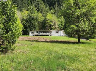 927 Lone Rock Rd, Glide, OR 97443