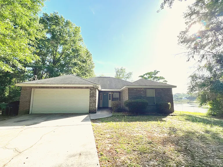 4585 Old Bainbridge Rd — Photo 1