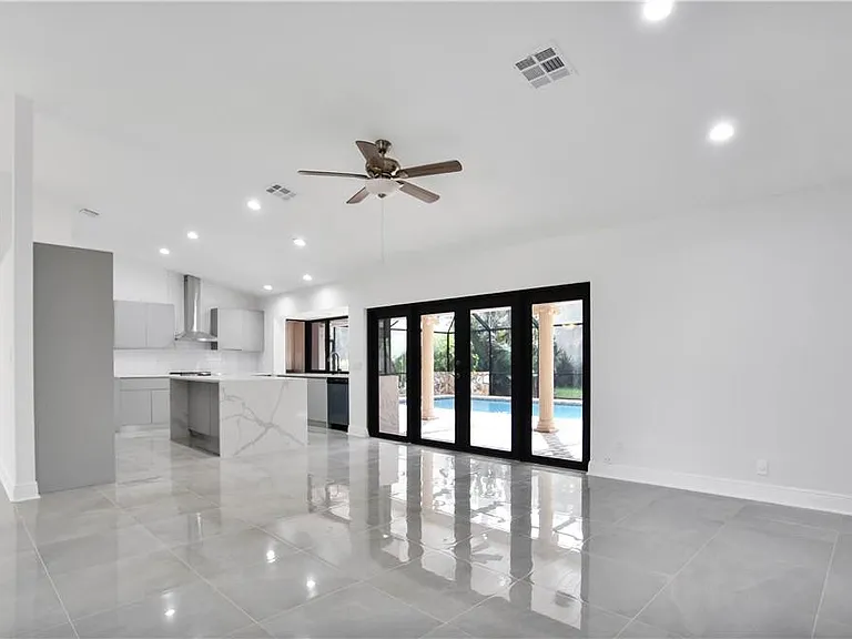 11159 NW 10th Pl — Photo 11