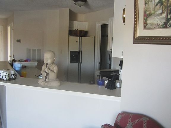 Kitchen/Breakfast Bar