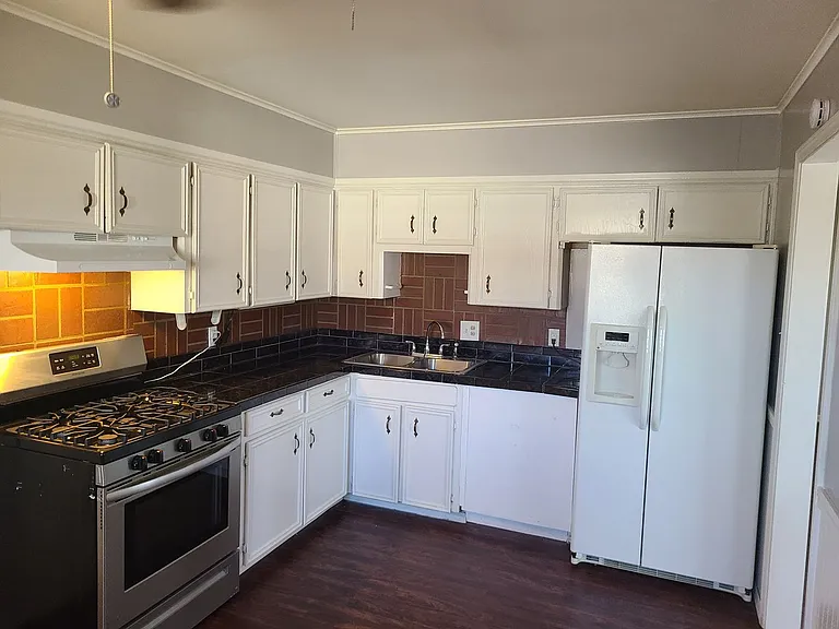 604 Ellen Dr — Photo 9