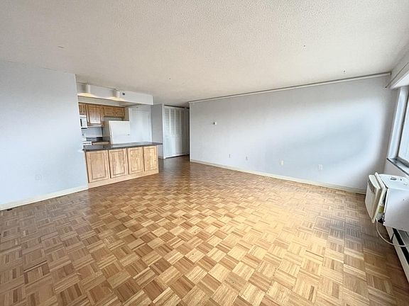 2nd image of 1025 Hancock St #8