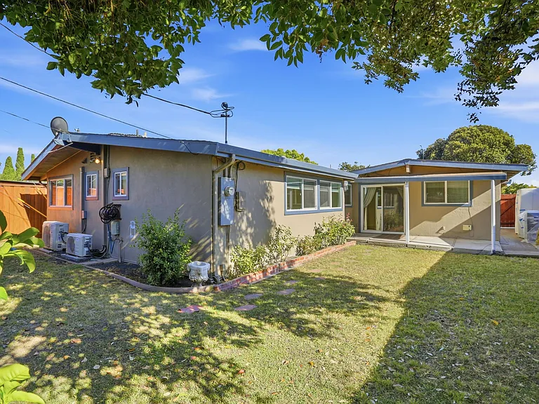 1265 Prescott Ave — Photo 32