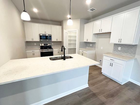 2nd image of 10919 Bright Beacon Dr
