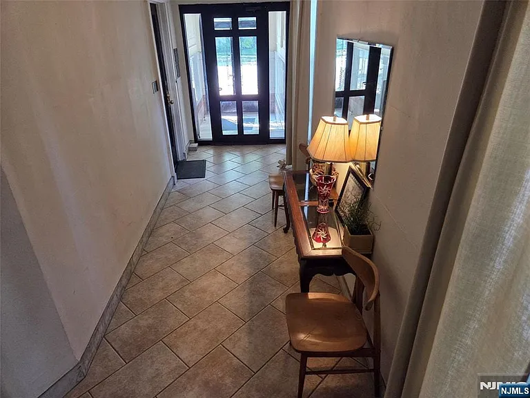 22 Seymour St #6 — Photo 5
