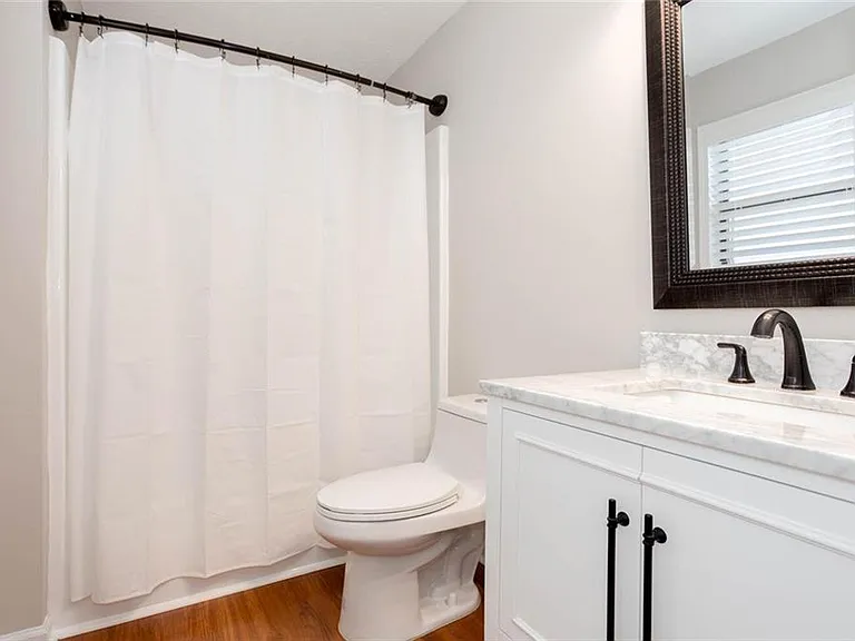 4049 Leicester Dr NE — Photo 24