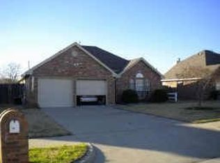 512 Meadow Ln, Forney, TX 75126
