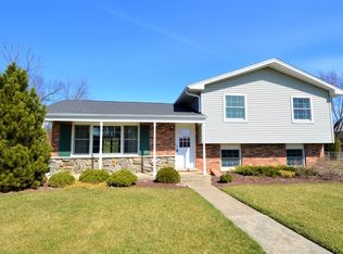 8732 W Taos Dr, Palos Hills, IL