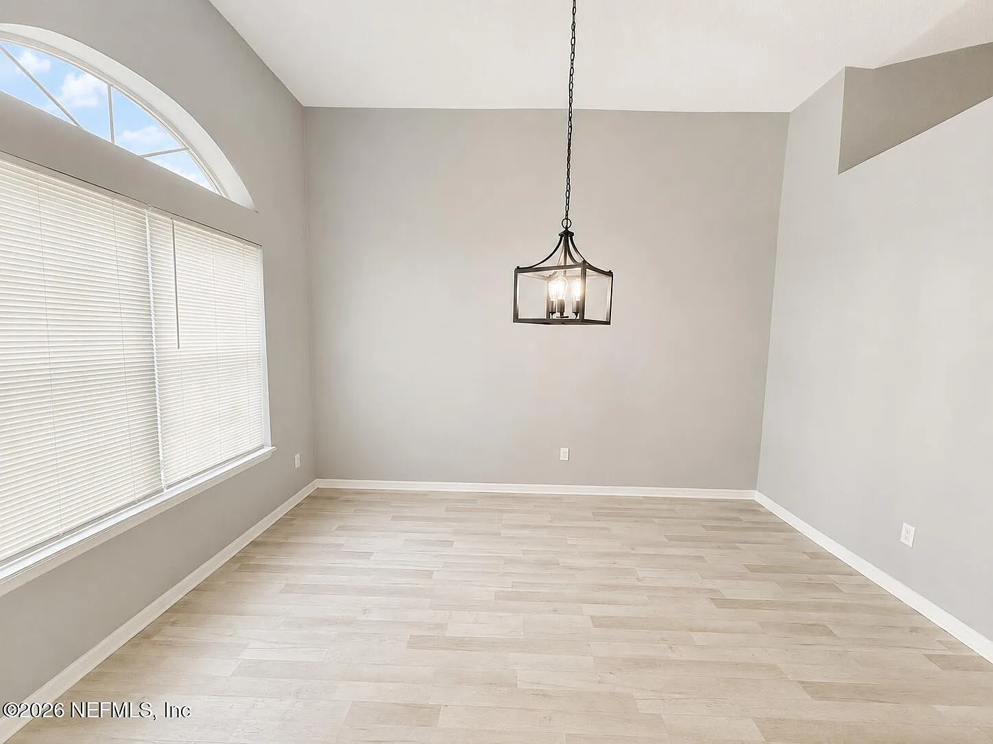 3 bed, 2.0 bath, 1880 sqft, $1,925 — Photo 4