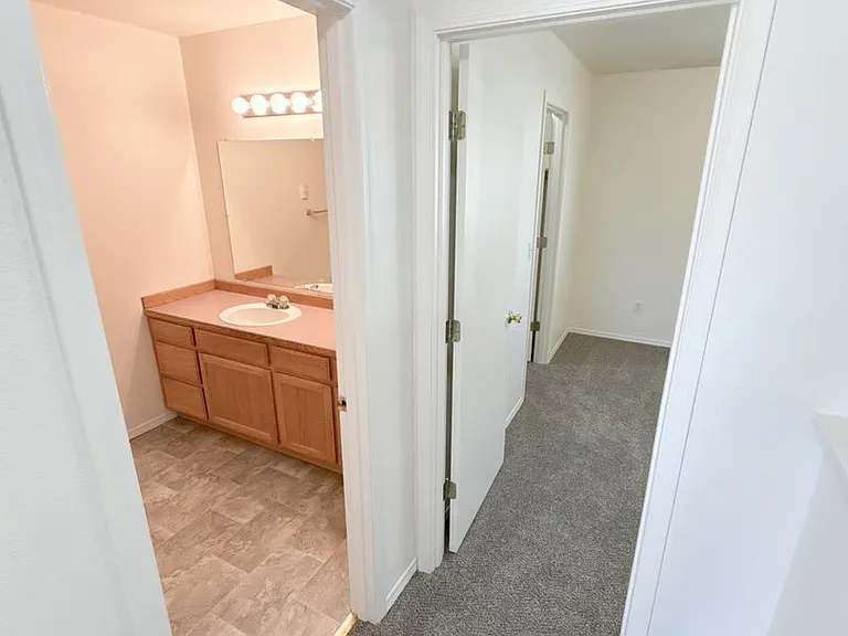 5481-5483 Glenridge Way #5485 — Photo 25