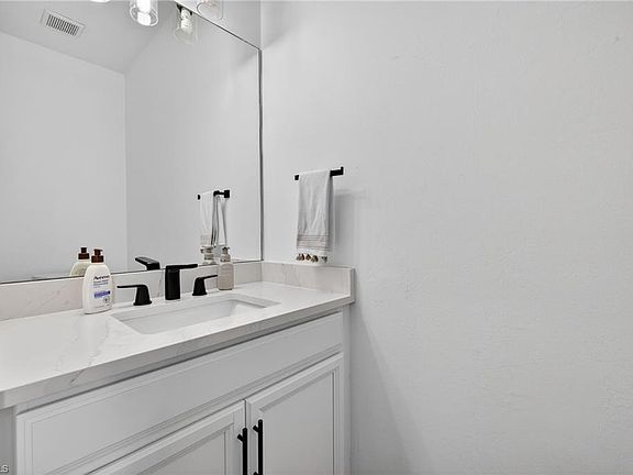 4th image of 10813 Alvara WAY