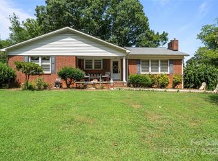 308 Taubrook Pl NW, Lenoir, NC 28645