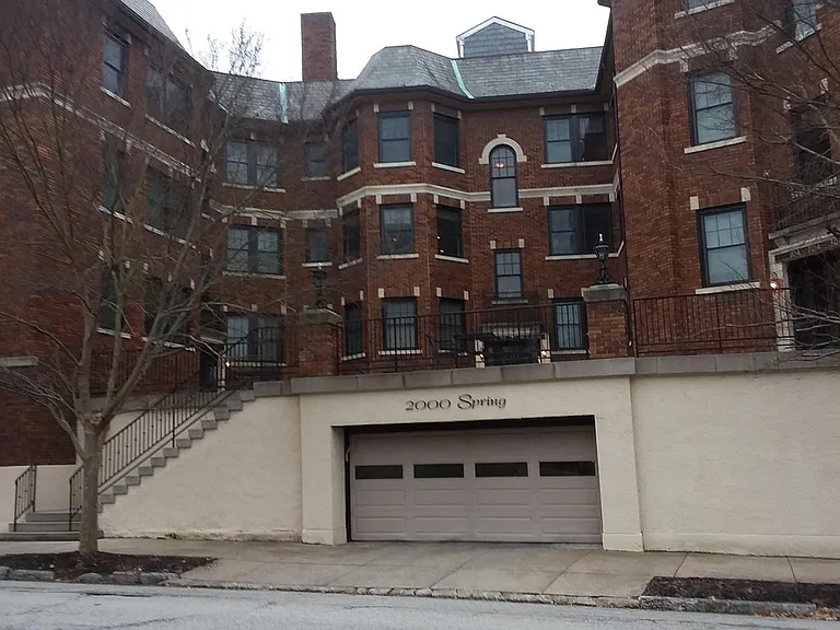 2000 Spring Dr — Photo 15
