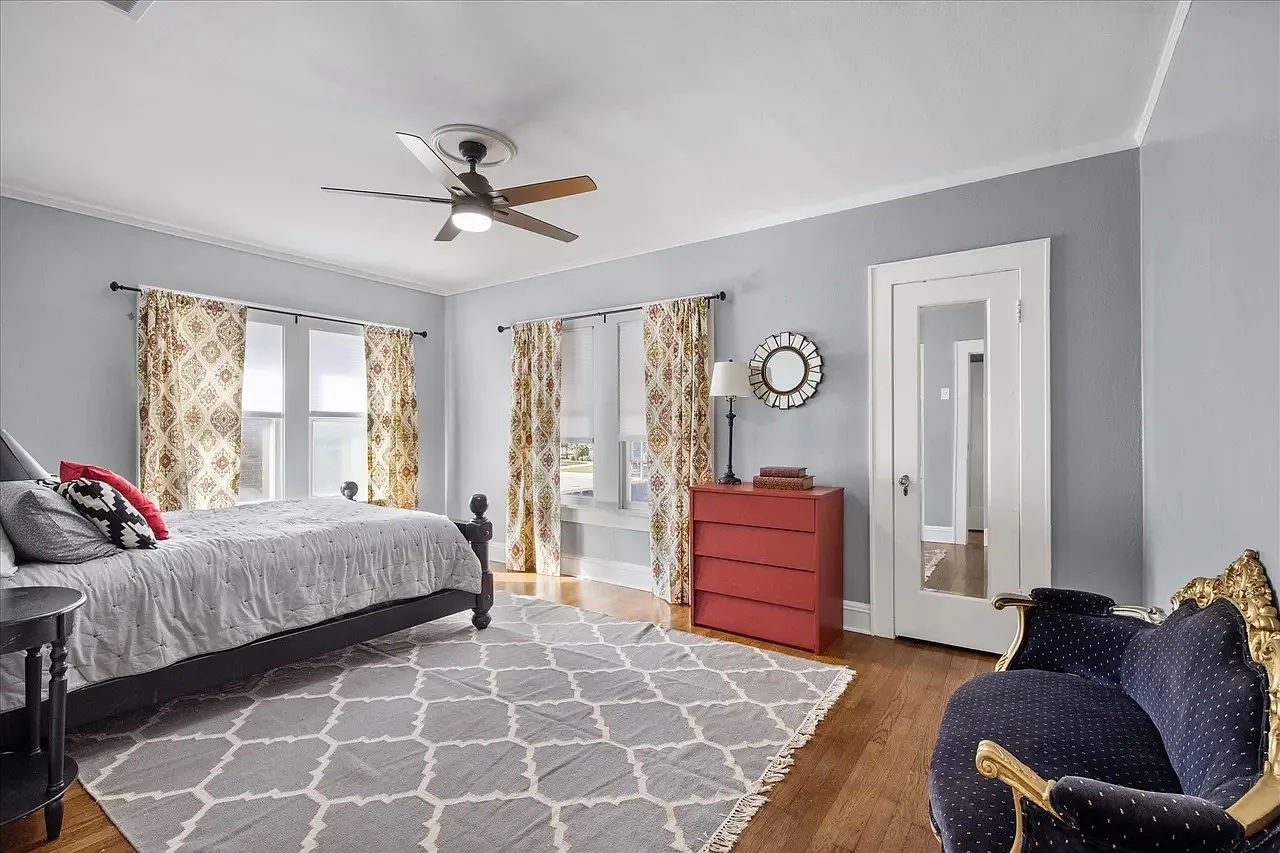 5 bed, 2984 sqft, $7,200 — Photo 3