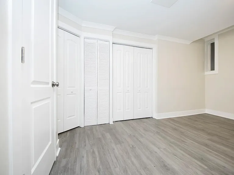 648.5 W Roscoe St #GD — Photo 9