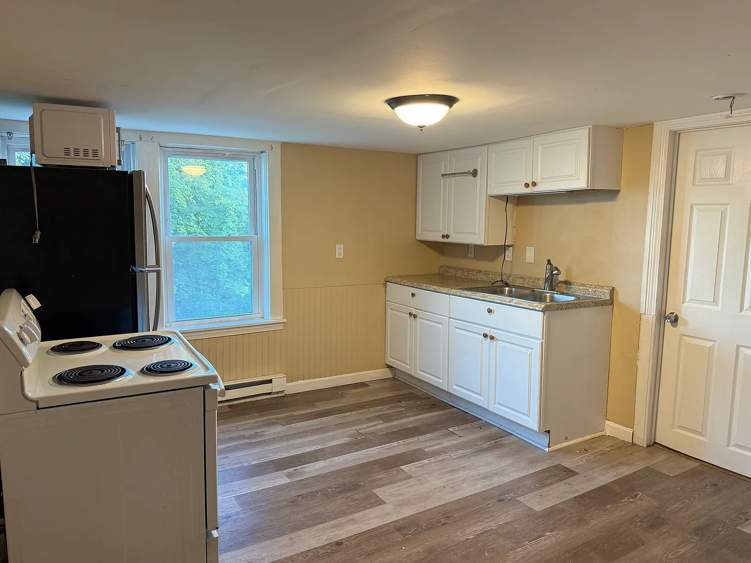 31 Prospect St — Photo 2