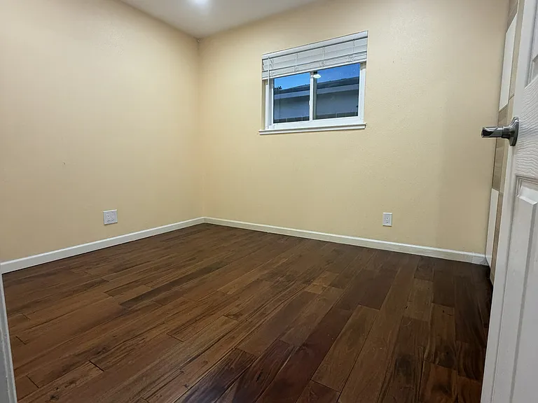 362 Manferd St — Photo 10