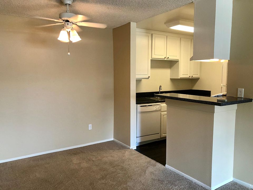 Dining/Kitchen