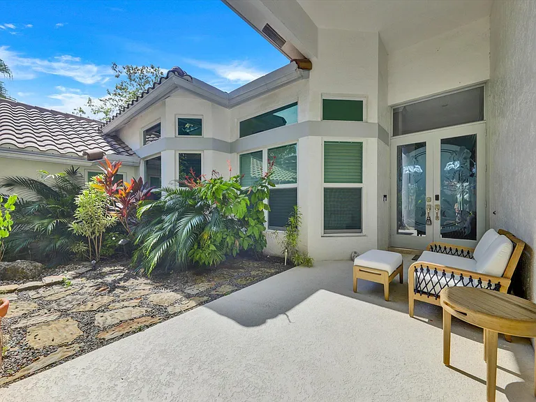 10370 NW 50th Ct — Photo 5