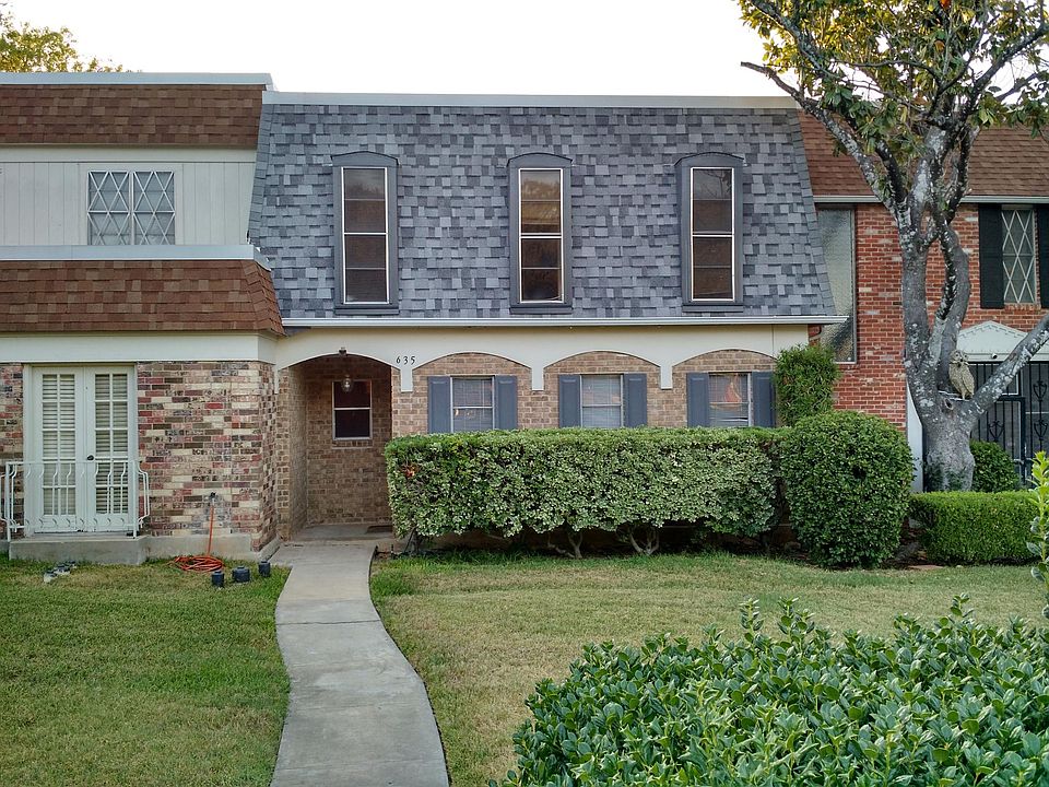 Enchanted Village townhome, near pool. Exterior maintained