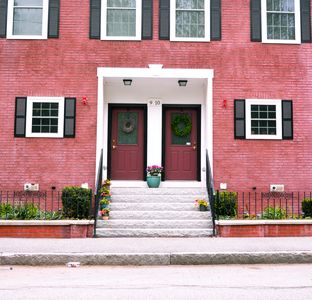 900 Lawrence St #9, Lowell, MA, 01852