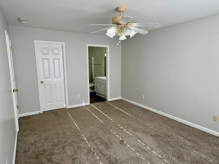 828 Mulberry Dr — Photo 37
