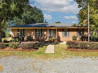 404 E 1st St, Springfield, GA 31329