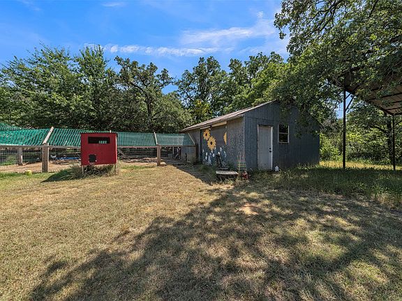 4th image of 212 Circle Dr