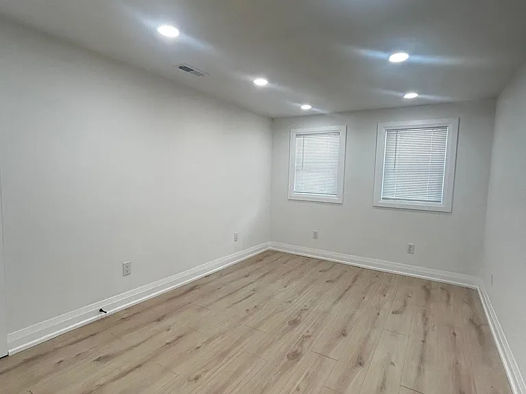 232 Tomlinson Rd #BASEMENT — Photo 4