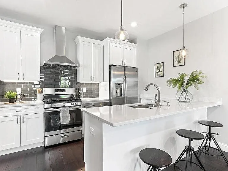 1513 Oak St — Photo 12