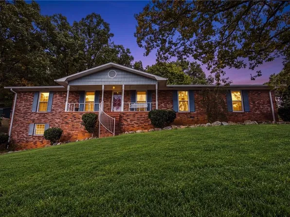 1218 Homewood Dr, Oxford, AL 36203