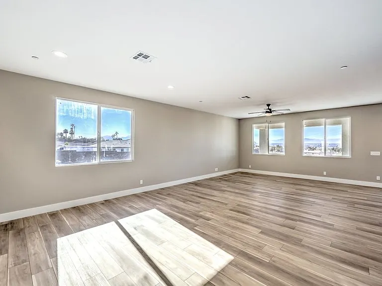 724 Naples Ave — Photo 6