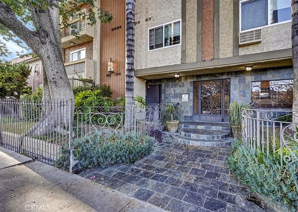 1st image of 20327 Saticoy St Unit 203