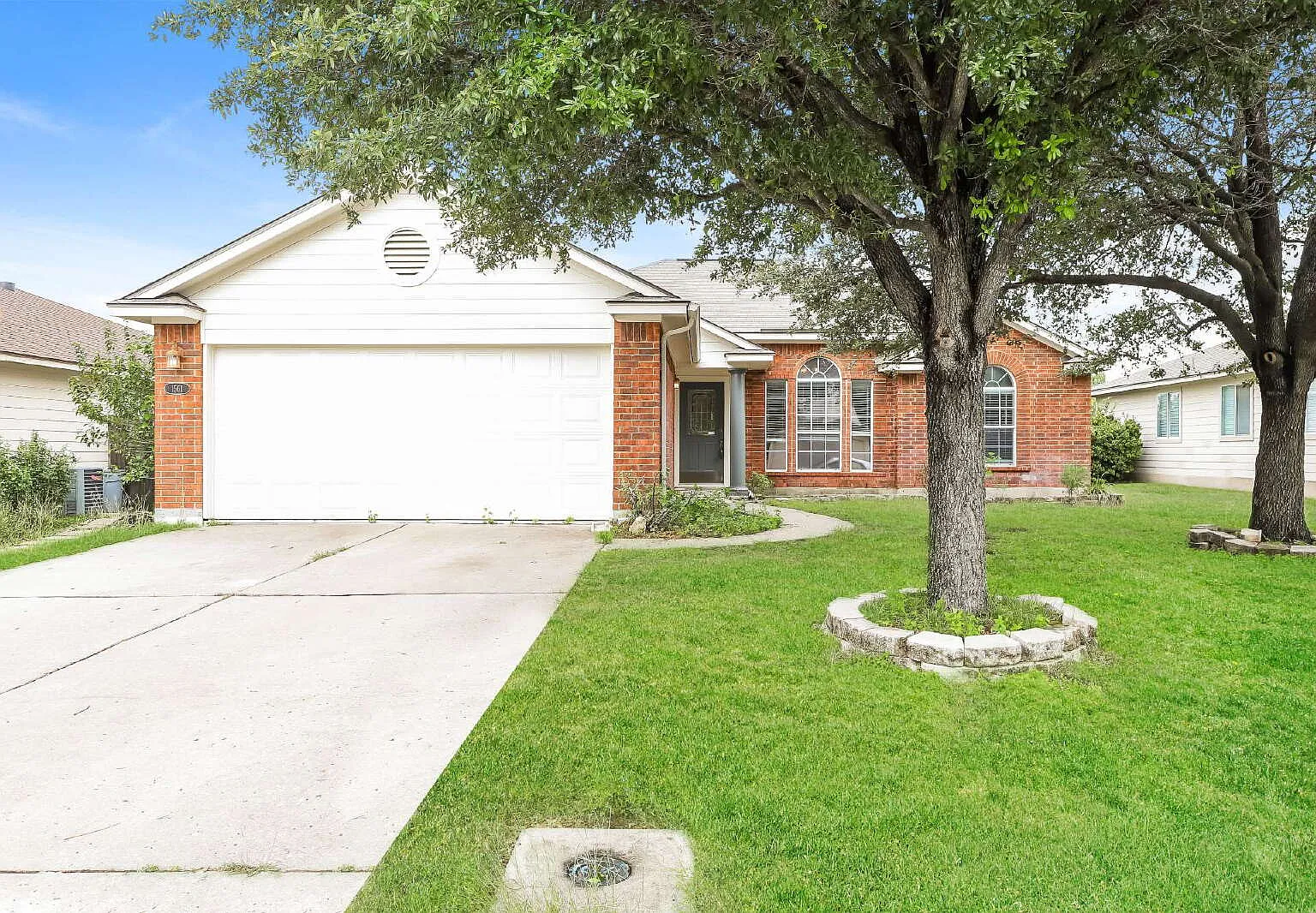 3 bed, 2.0 bath, 1549 sqft, $1,790 — Photo 1