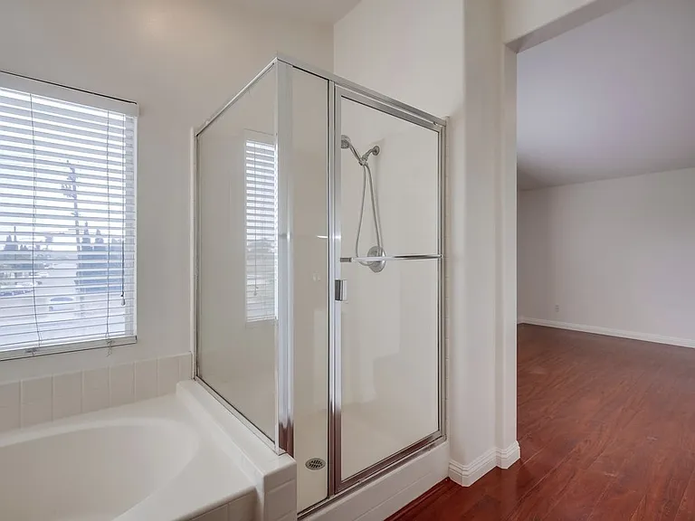 14656 Acacia St — Photo 37