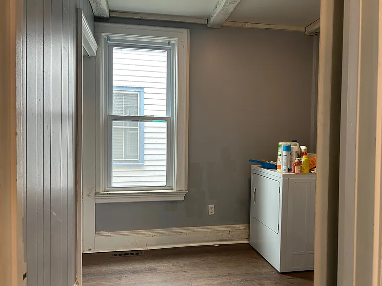 114 S Melcher St — Photo 25