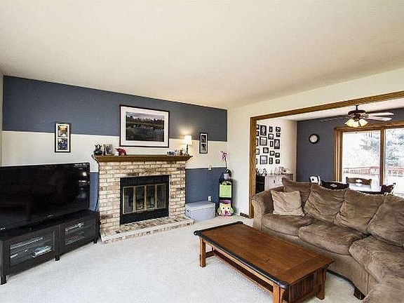 2nd image of 2547 Chesapeake Dr