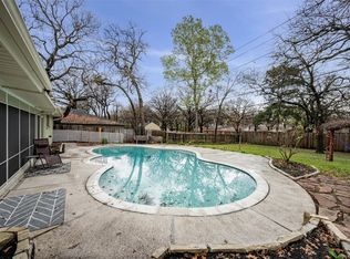 837 Wheelwood Dr, Hurst, TX 76053