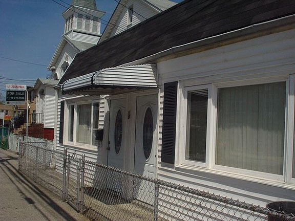 3rd image of 1195 E 92nd St