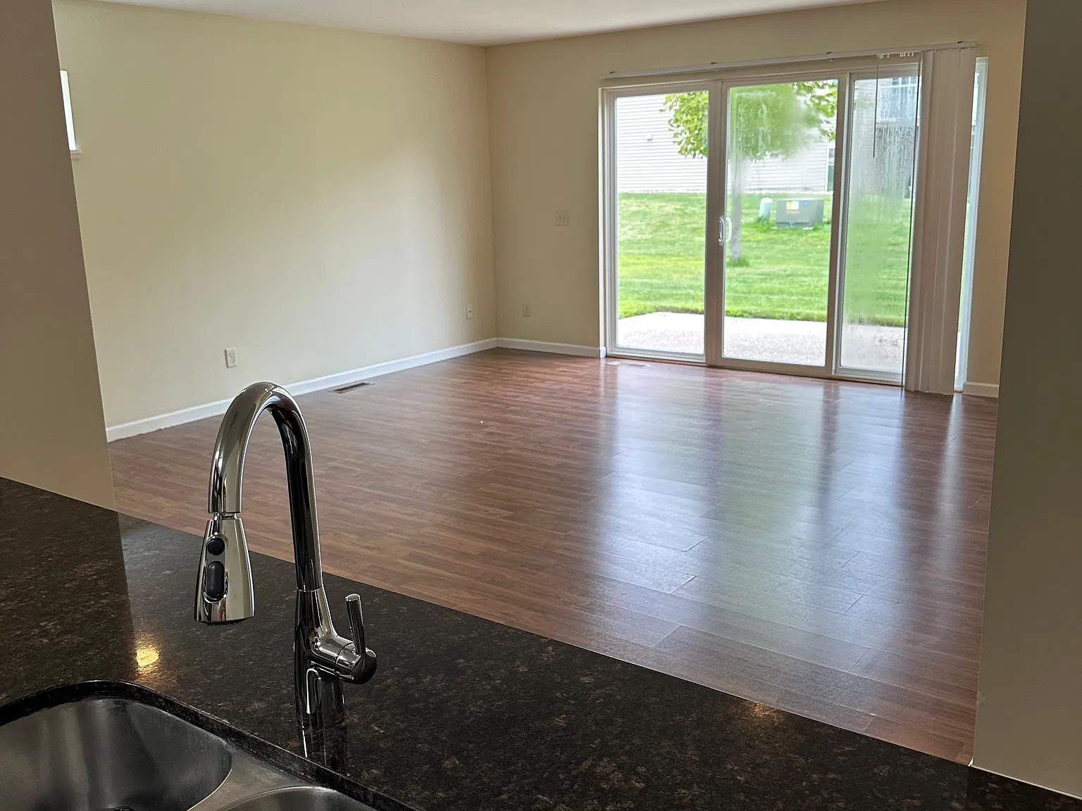 2 bed, 1180 sqft, $1,400 — Photo 3