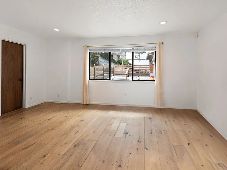 70 Adam Ct — Photo 16
