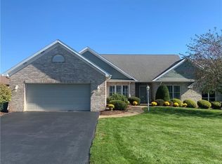 213 Glacier Dr, Latrobe, PA 15650