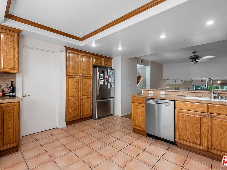 13233 Fiji Way #K — Photo 11