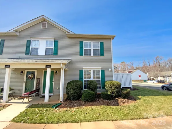 2643 Meadow Knoll Dr, Charlotte, NC 28269