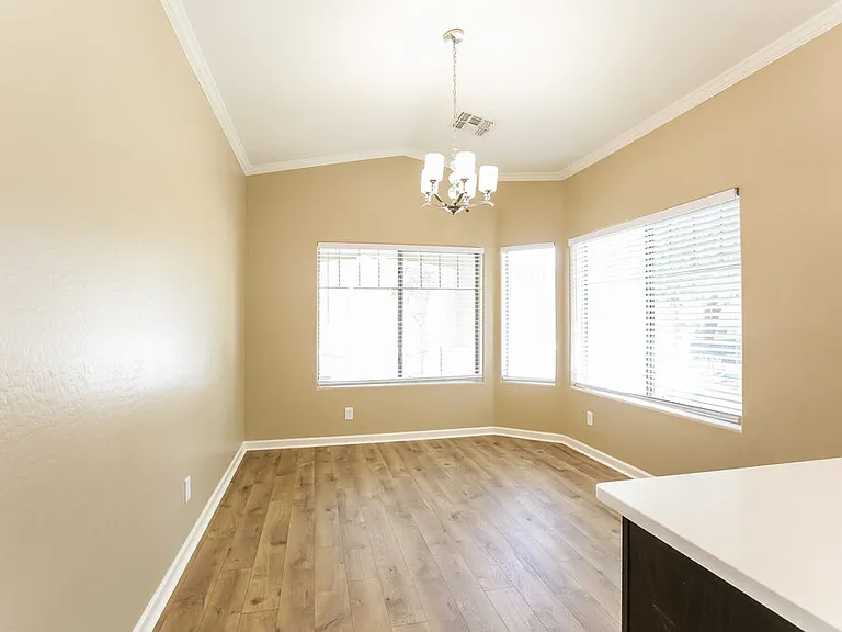 2030 S 100th Ln — Photo 6