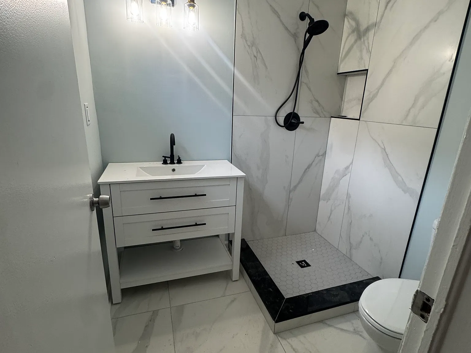 3 bed, 2195 sqft, $2,500 — Photo 3