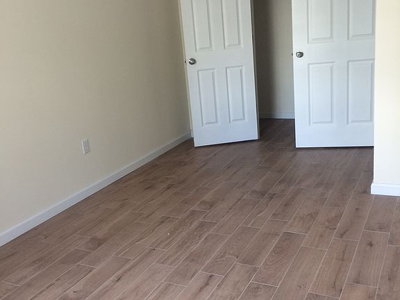 5th image of 10247 Corona Ave #2nd