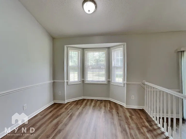 104 Carrington Dr — Photo 9