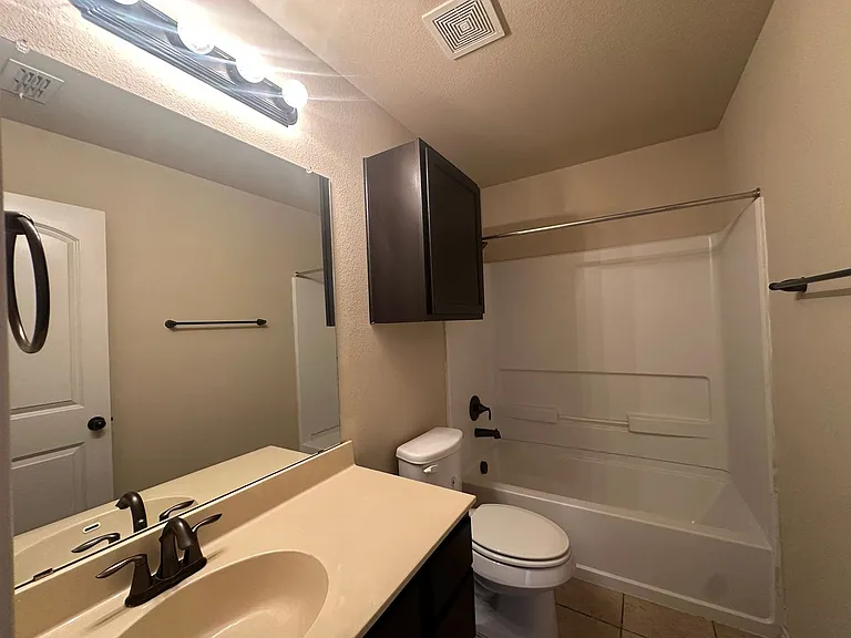 160 Creekside Villa Dr — Photo 21
